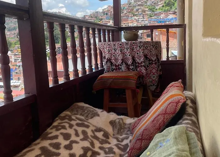 Cozy Andean With Balcony Homestay *